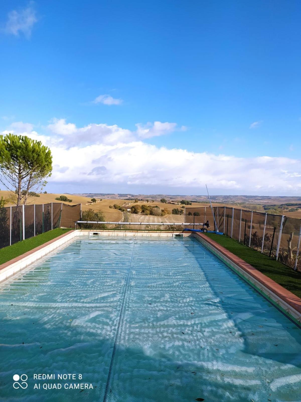 La Fezendes Bed & Breakfast Miradoux Bagian luar foto