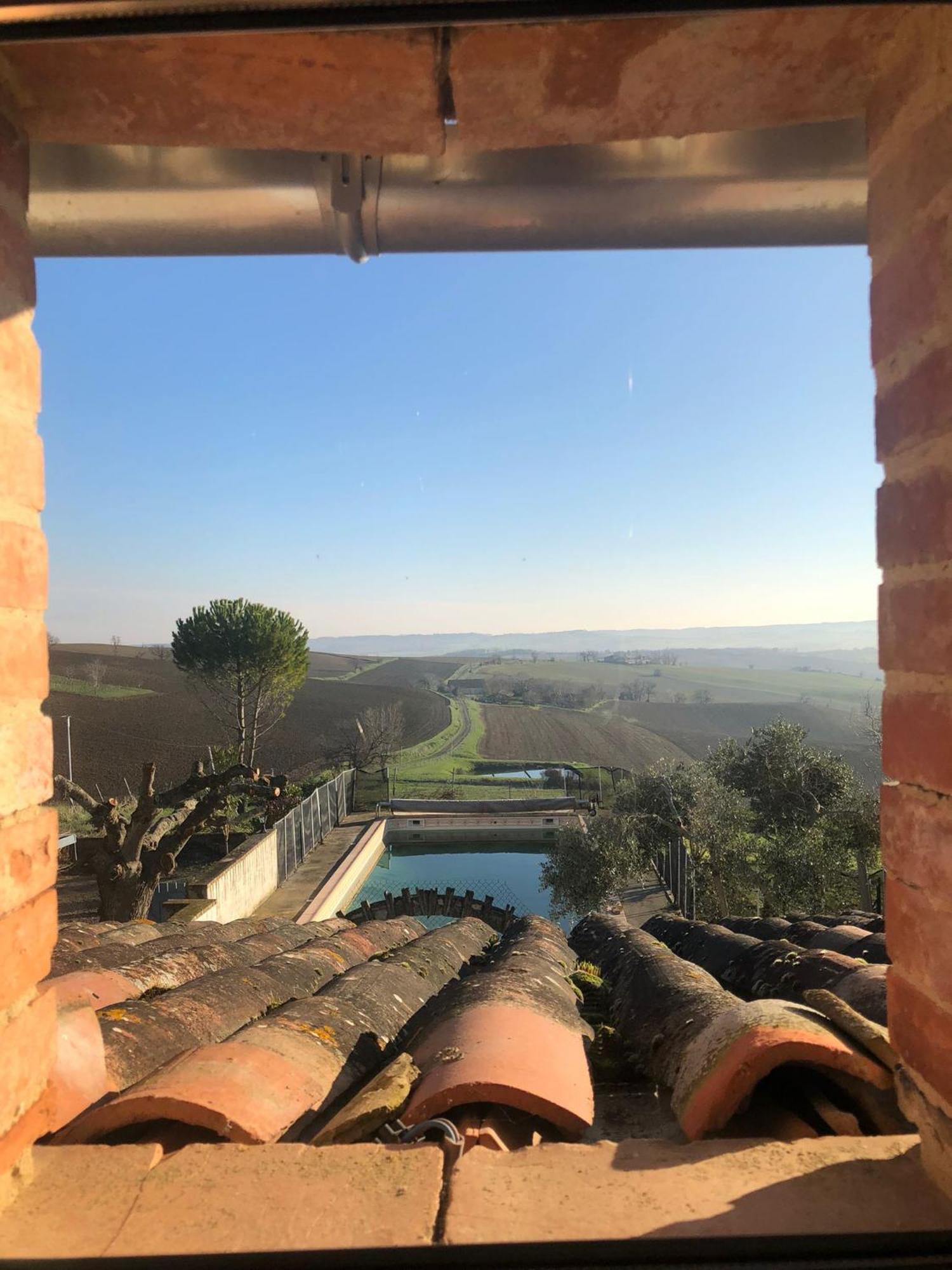 La Fezendes Bed & Breakfast Miradoux Bagian luar foto